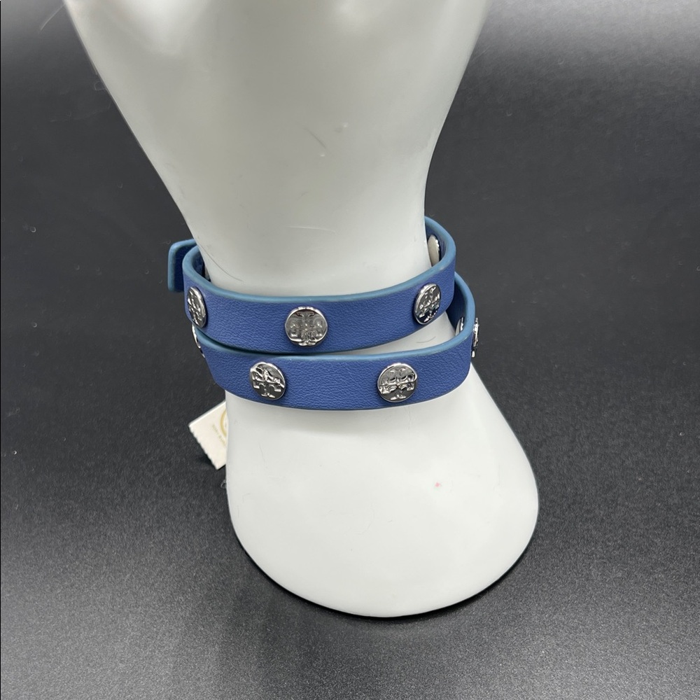 Tory Burch Double Wrap logo Stud Blue Leather Bracelet Silver Medallion NEW - Picture 4 of 9